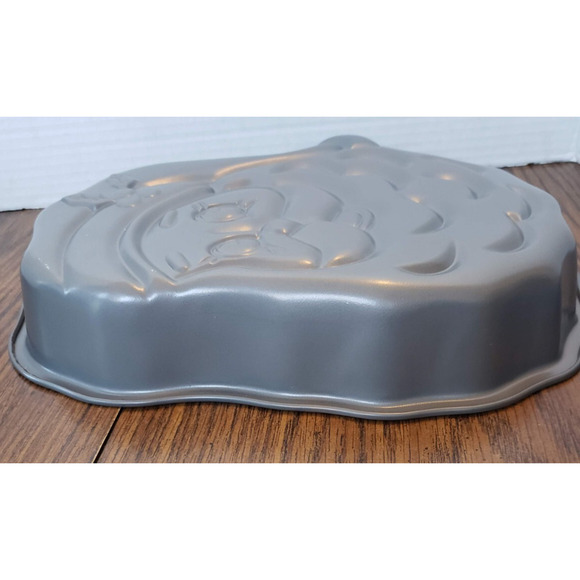 Ecco Bakers Secret Santa Claus Face Christmas Holiday Non Stick Cake Pan - Picture 6 of 6